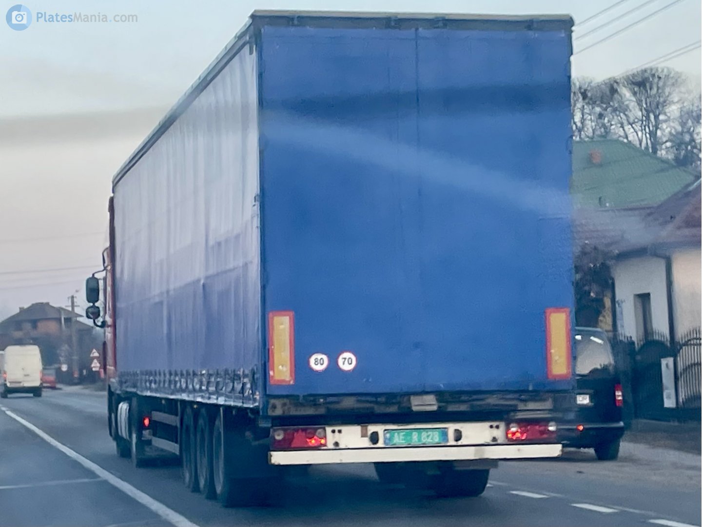 AE R 828, Trailers (2011) 