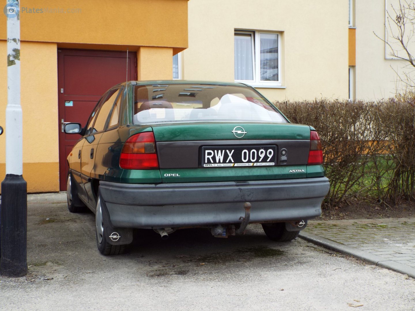 RWX 0099, Opel Astra 1st gen Sedan (F; T92), 1992–1998 (–2002 for Eastern Europe)