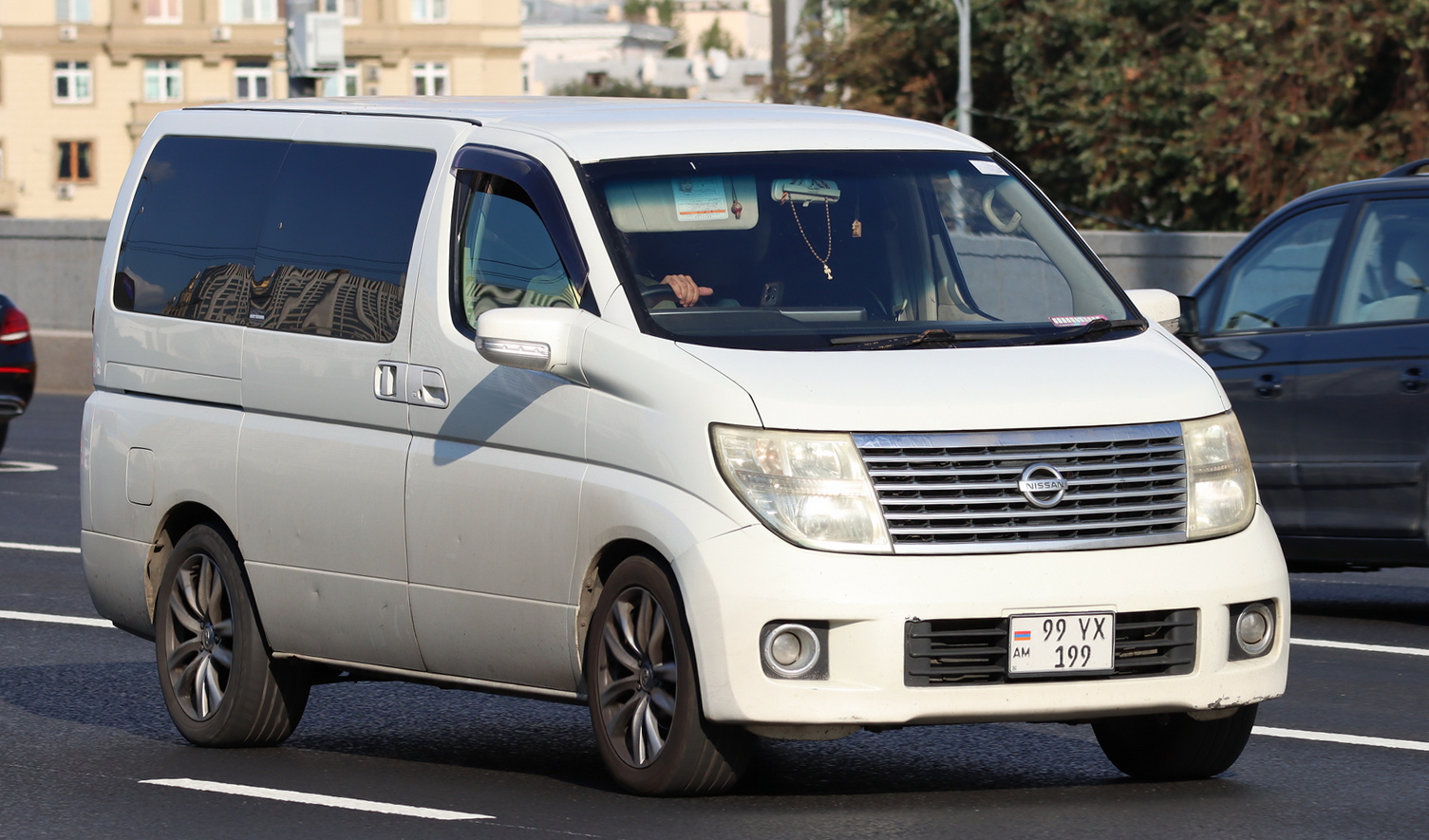 99 YX 199, Nissan Elgrand 2nd gen (E51), 2002–2010