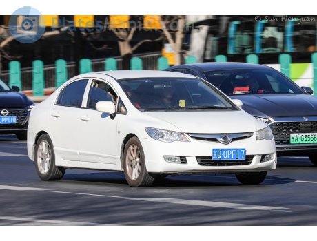 京Q·0PF17, Ciimo Sedan