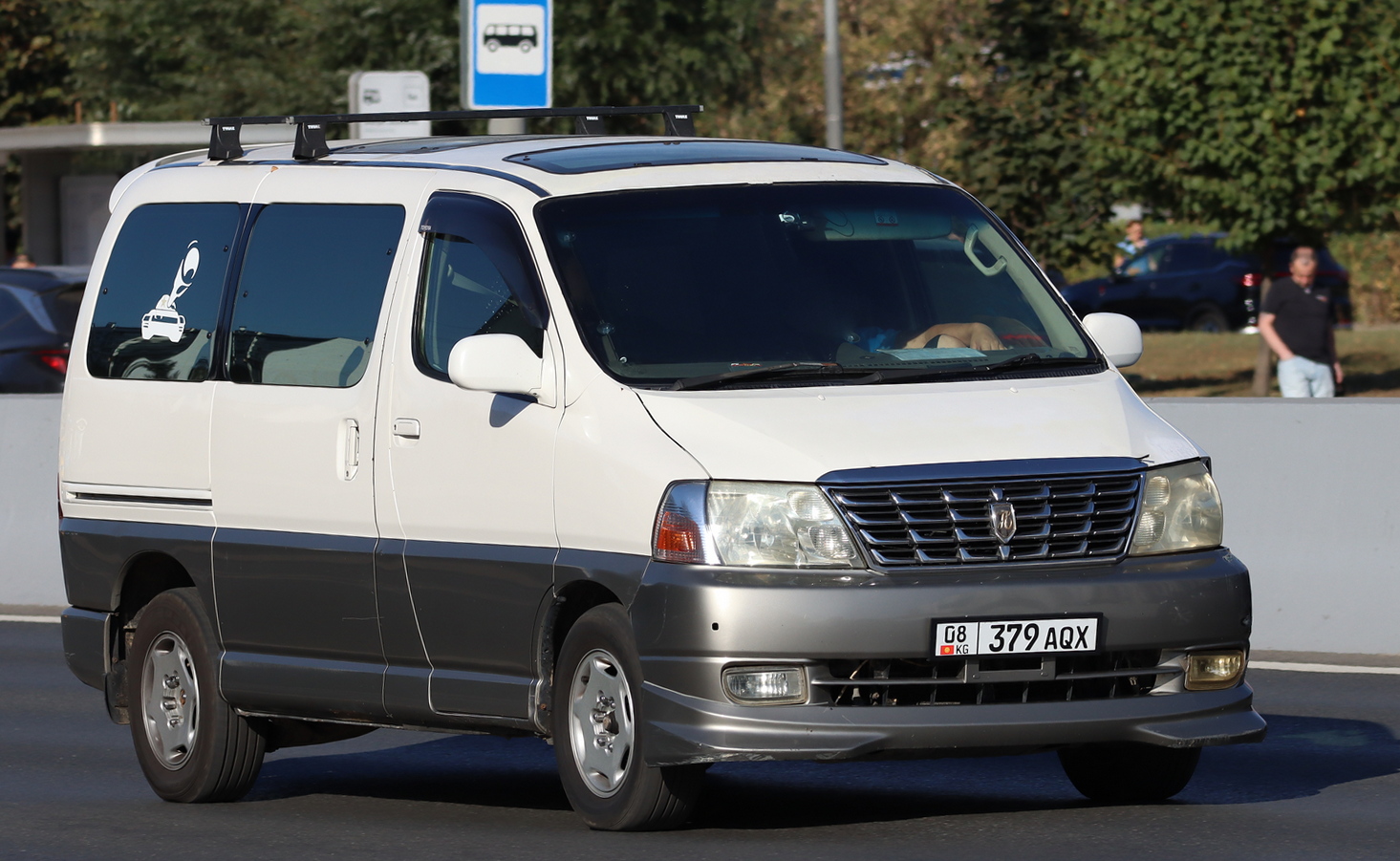 08 379 AQX, Toyota HiAce Grand HiAce (XH10; JP-market), 1999–2002