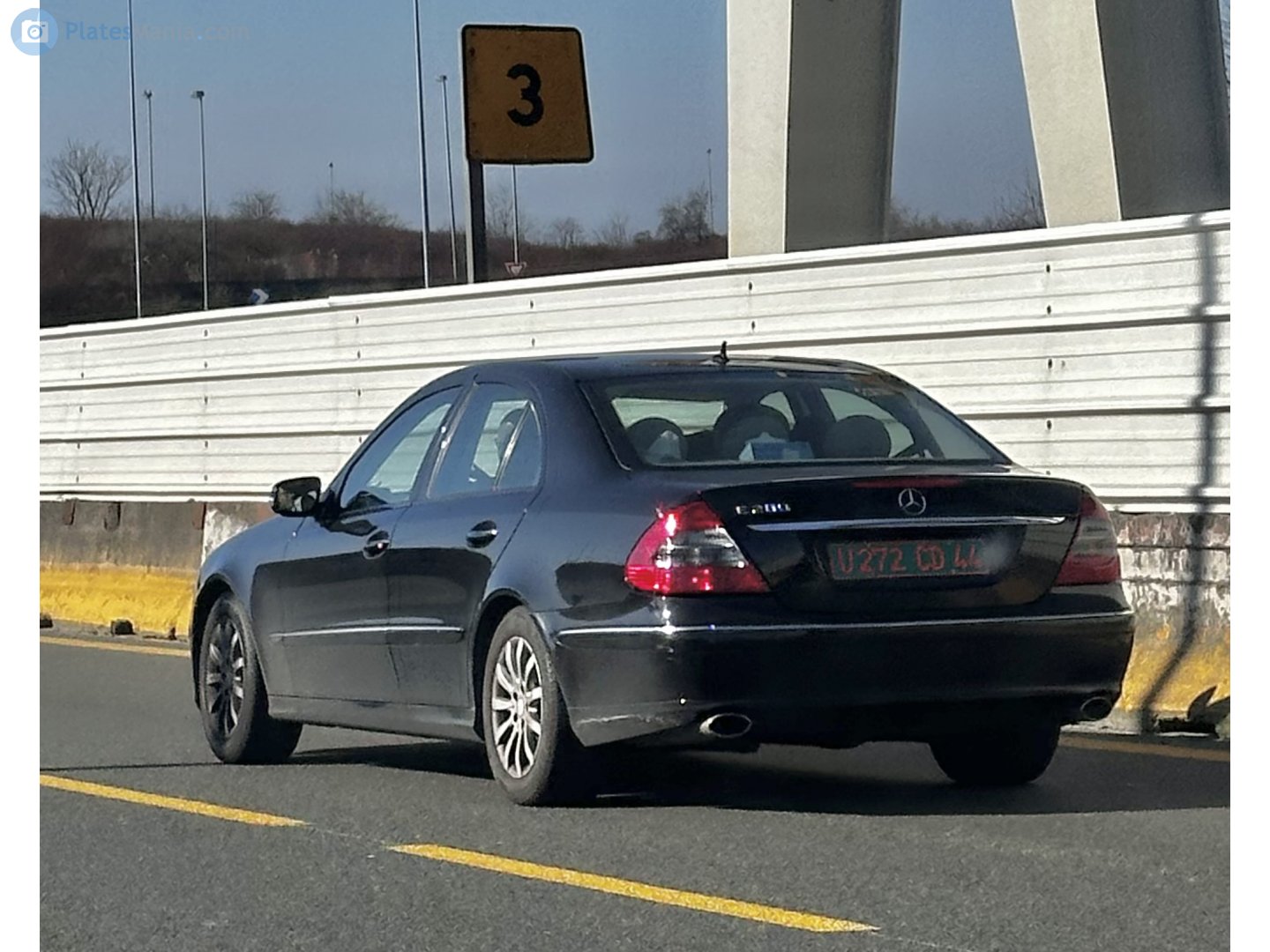 U 272 CD 44, Mercedes-Benz E-Klasse 3rd gen Sedan (W211), 2002­–2009