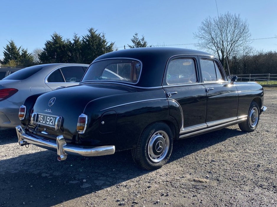 TSJ921, Mercedes-Benz Type 219/220 219 Sedan (W105), 1956–1959