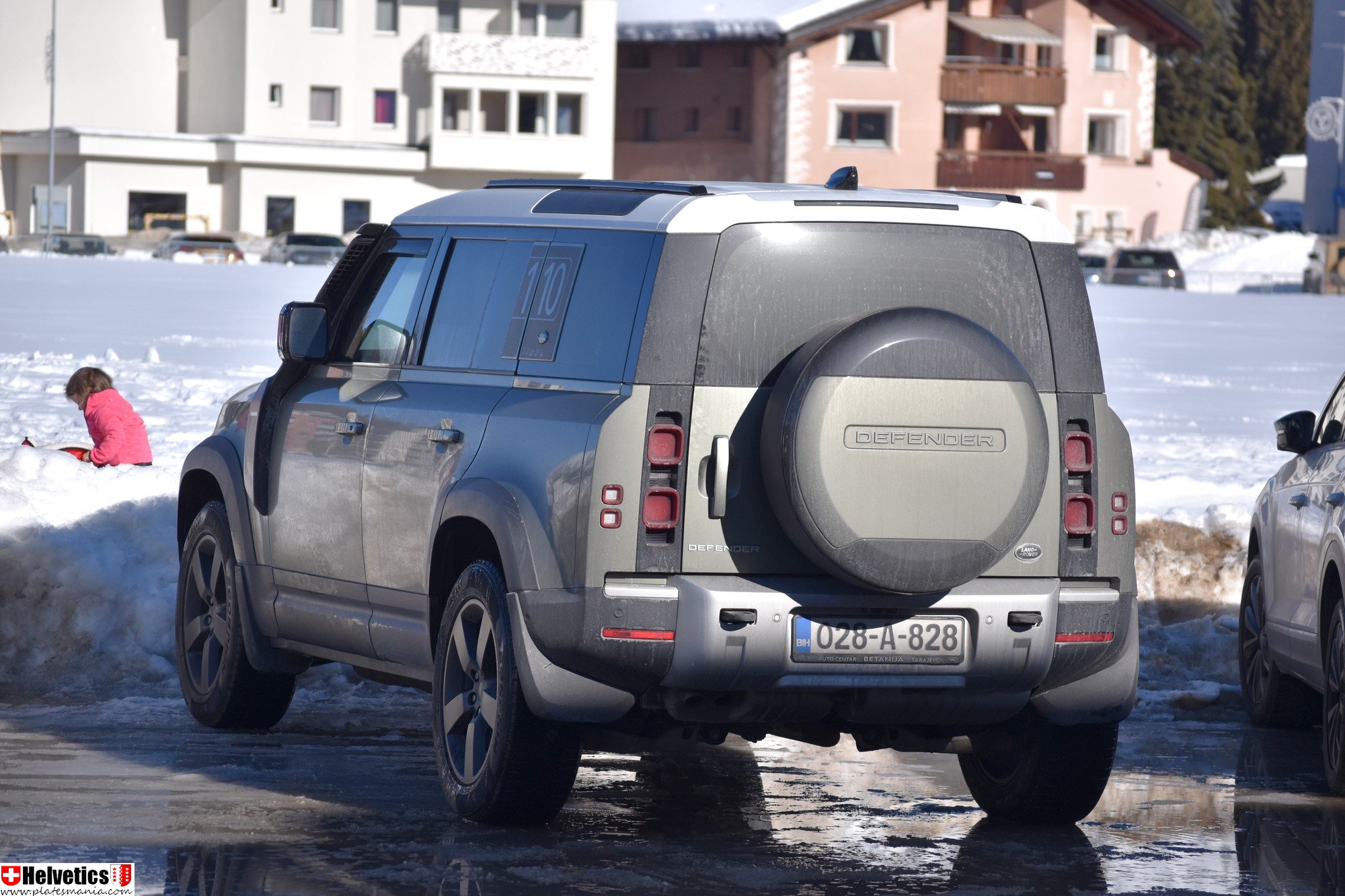 O28-A-828, Land Rover Defender 2nd gen 110