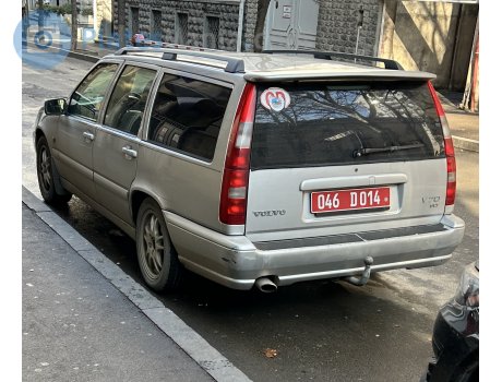 046 D 014, Volvo V70