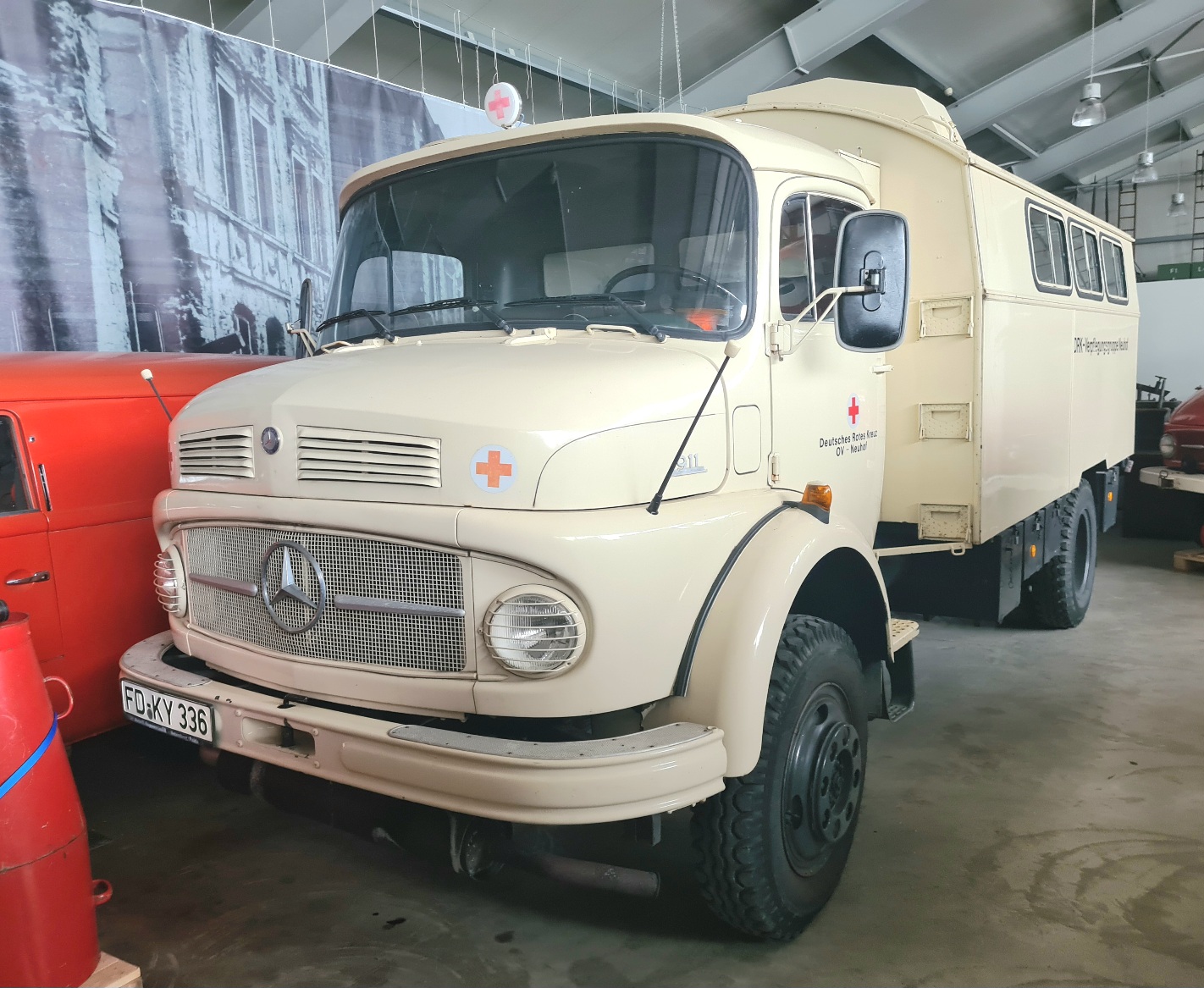 FD KY 336, Mercedes-Benz L/LA-Series Trucks 