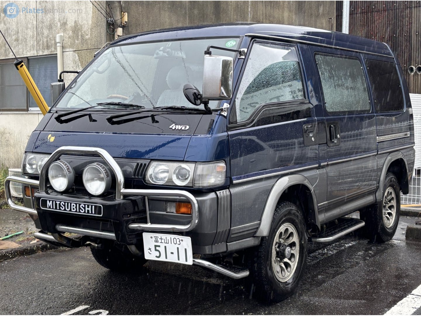 富士山 103 さ 5111, Mitsubishi Delica 3rd gen Star Wagon, 1st facelift, 1990–1999