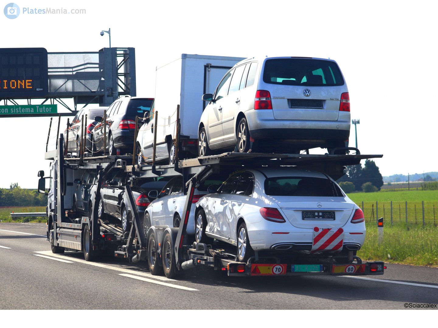 AI R 125, Trailers (2011) 