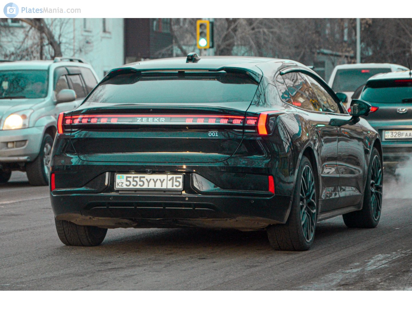 555 YYY 15, Zeekr 001 1st gen, 2021–2024