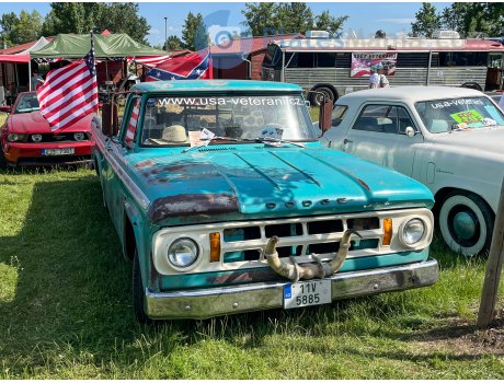 11V 5885, Dodge D-Series