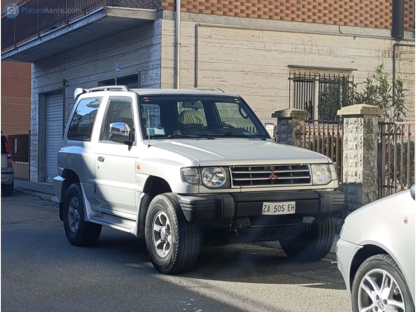 ZA 505 EH, Mitsubishi Pajero 2nd gen 3-door SUV (V20/NH/NJ/NK/NL), 1991–1999