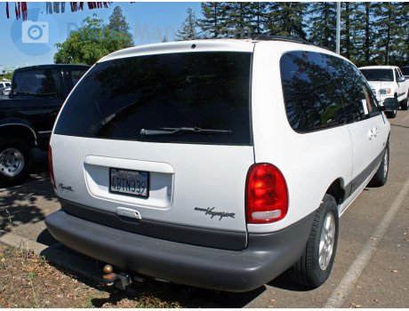4BTN339, Plymouth Grand Voyager