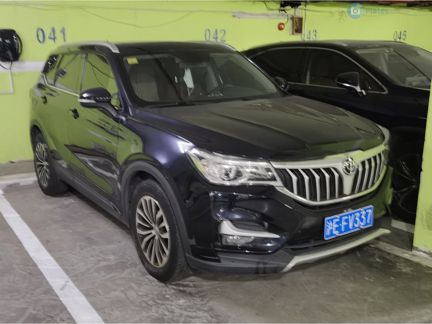 沪E·FV337, Brilliance (Huachen Zhonghua) V6 