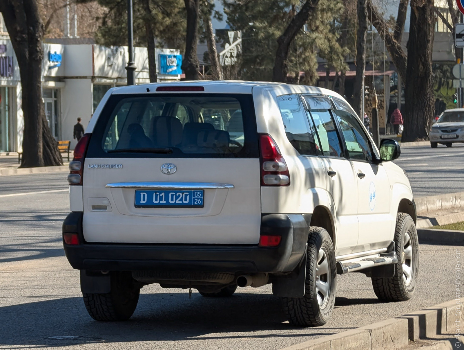 D 01 020, Toyota Land Cruiser Prado 3rd gen 5-door SUV (J120), 2002–2009