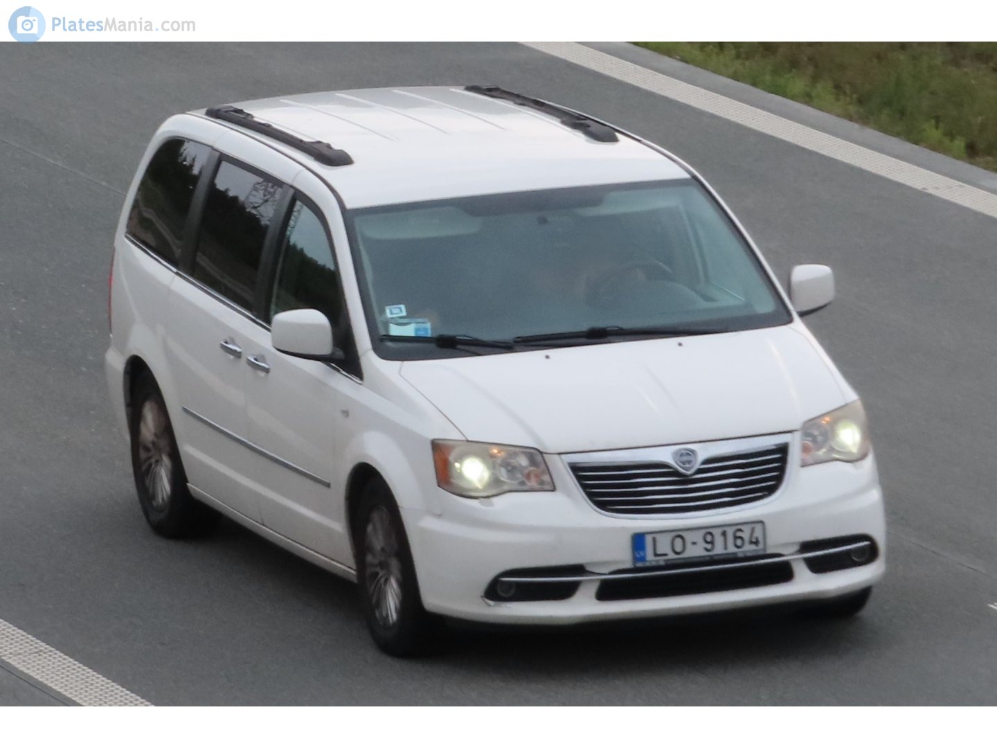 LO-9164, Lancia Voyager 1st gen (404), 2011–2015