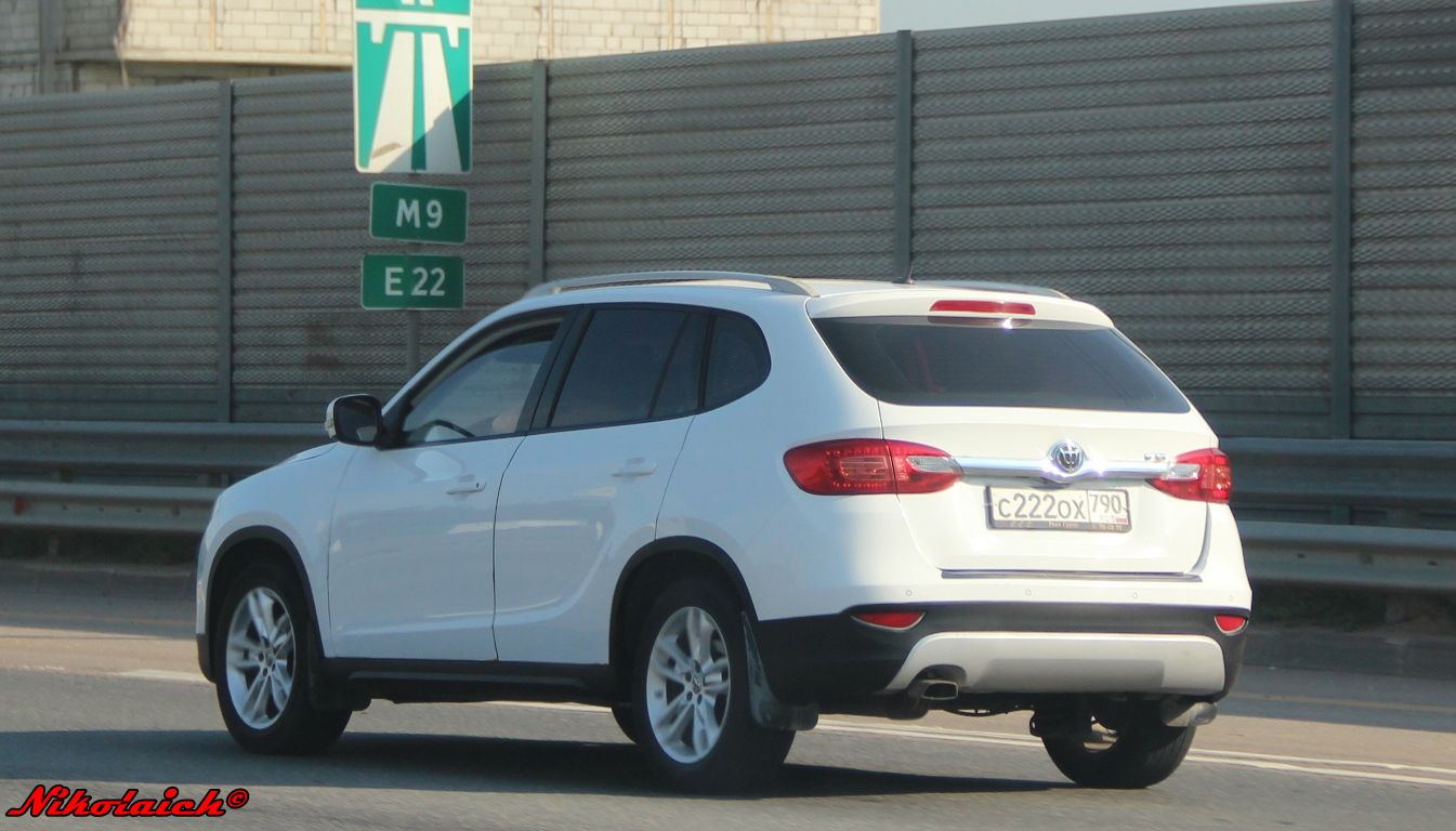 с 222 ох 790, Brilliance (Huachen Zhonghua) V5 