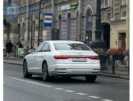 т777тт09, Audi A8