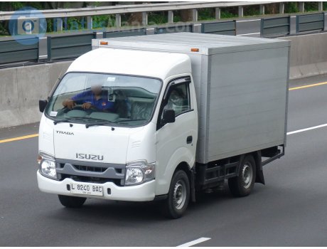 L 8240 BAC, Isuzu Traga