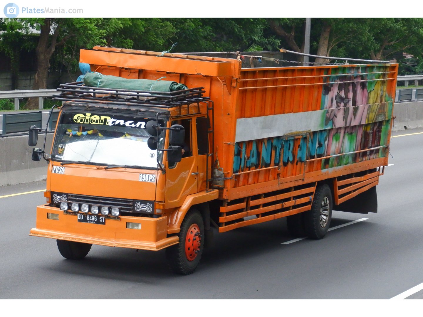 DD 8496 ST, Mitsubishi Fuso FK/FM/FH 