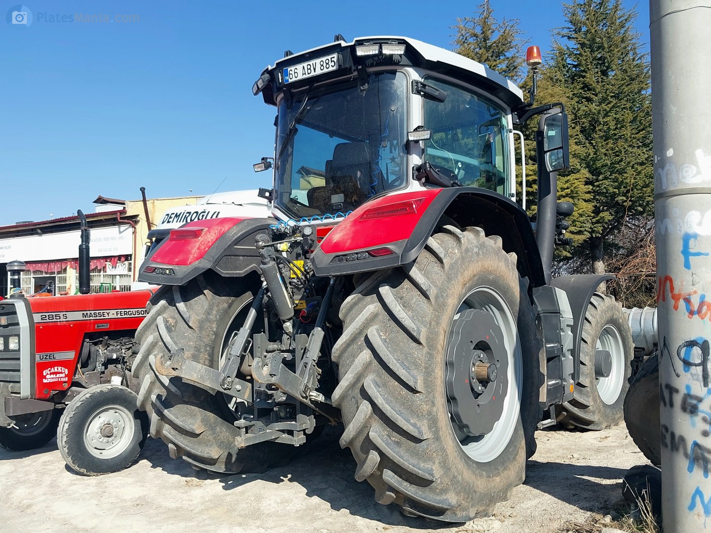 66 ABV 885, Massey Ferguson 