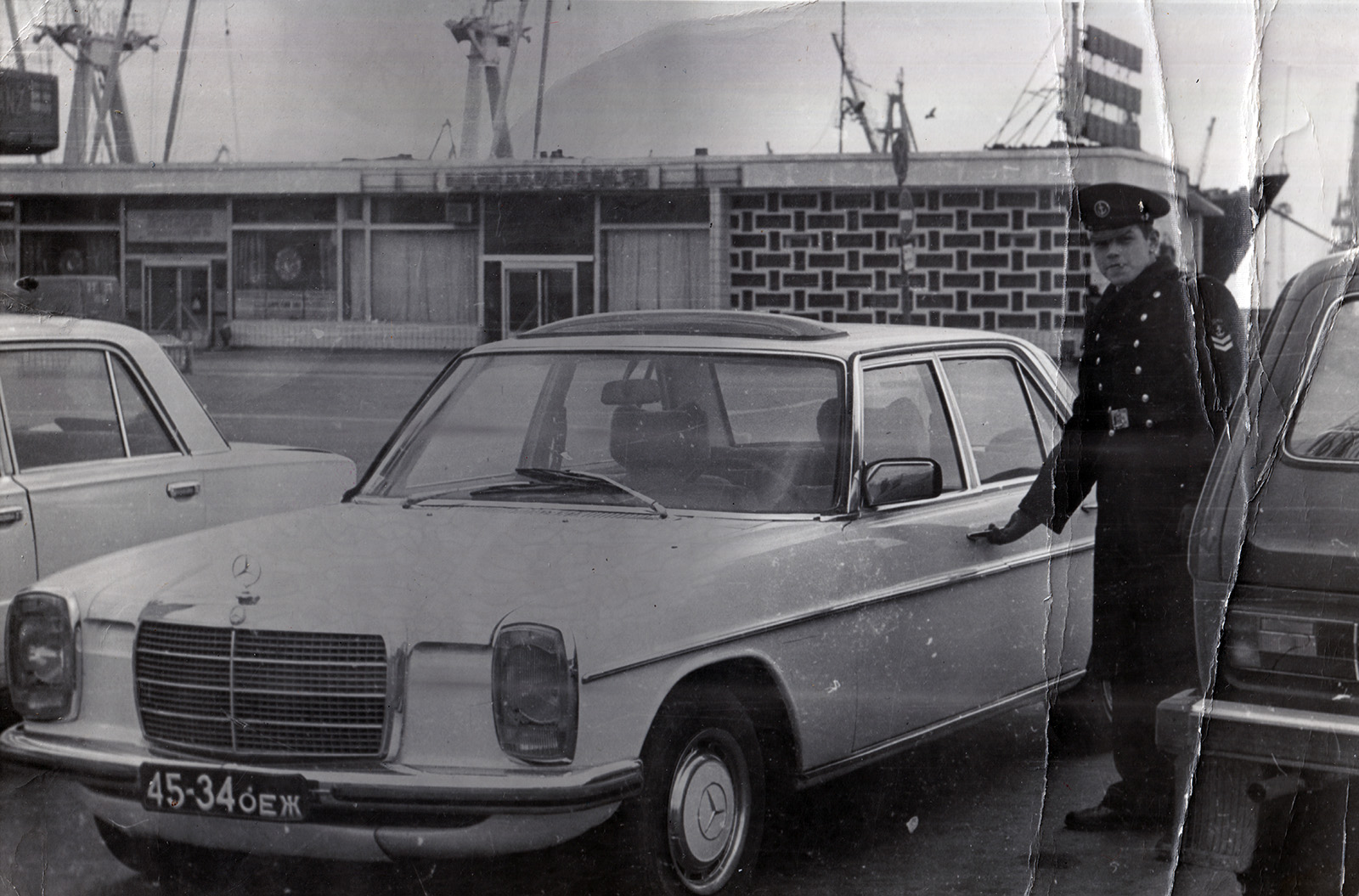 4534 ОЕЖ, Mercedes-Benz E-Klasse 200–280 Sedan (W114/W115), 1967­–1976