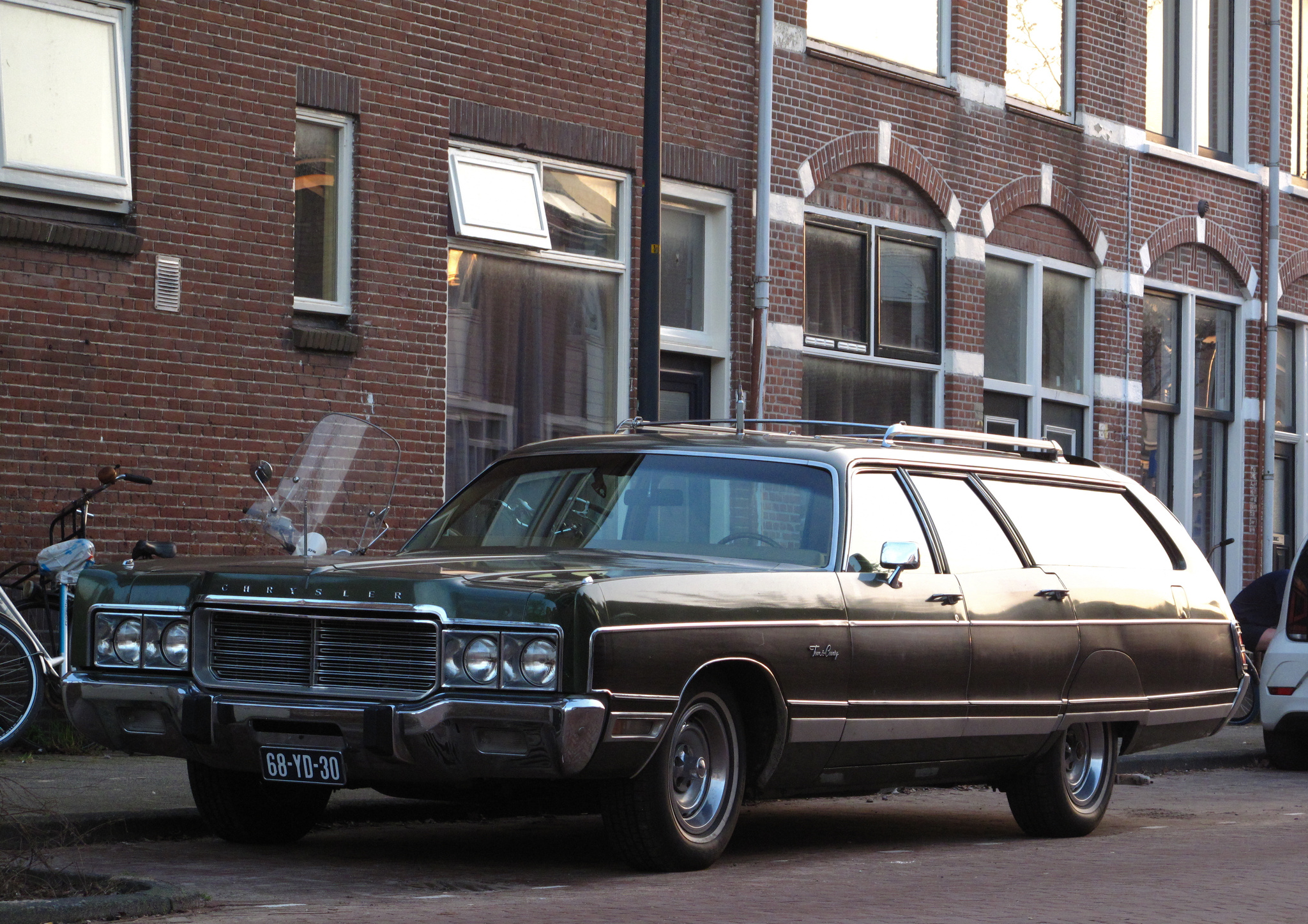 68-YD-30, Chrysler Town&Country 5th gen Wagon, 1968–1973