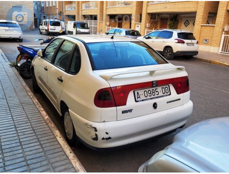 A 0985 DD, SEAT Córdoba