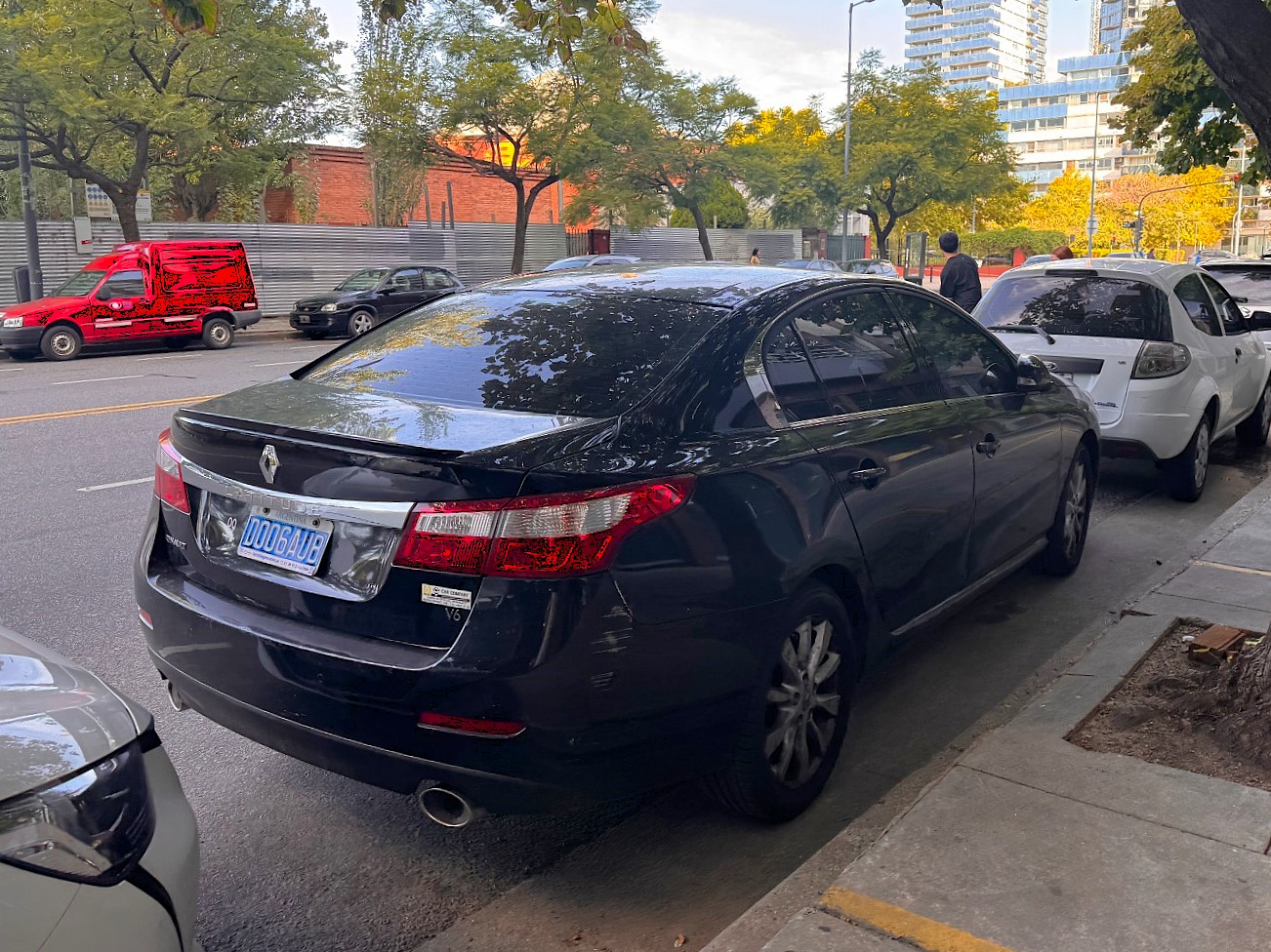 D006AUB, Renault Latitude 1st gen (L43), 2010–2015