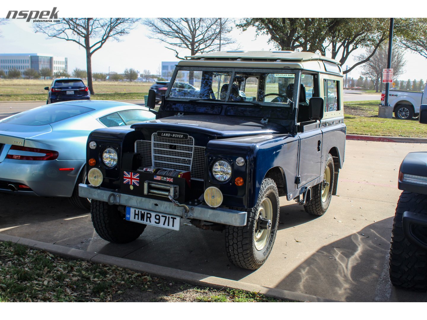 HWR971T, Land Rover Series III 88'' 3-door SUV, 1971–1985