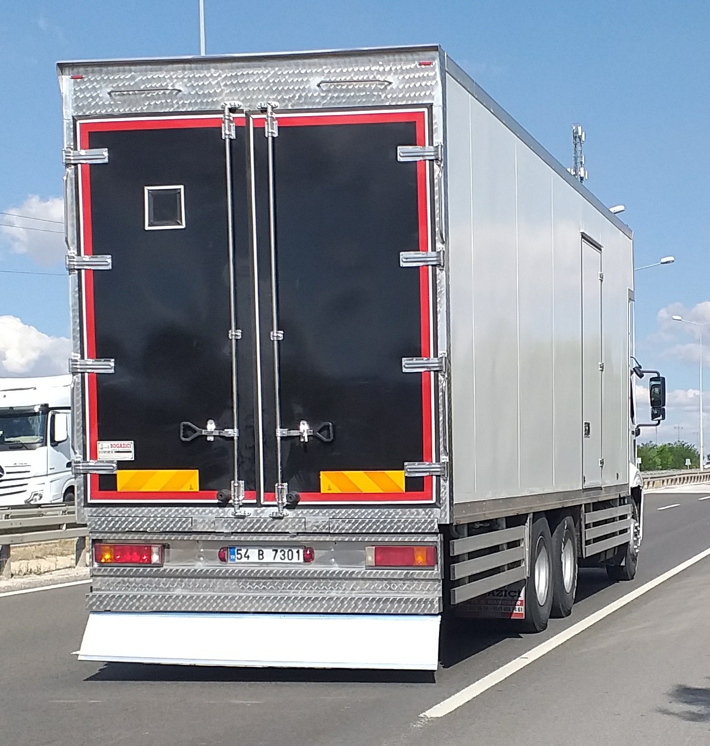 54 B 7301, Ford Cargo 2nd gen Heavy, 2003–2016