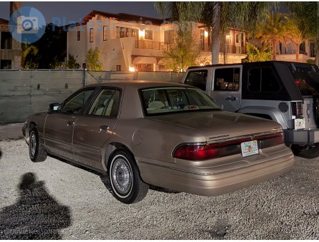 LES H20, Mercury Grand Marquis