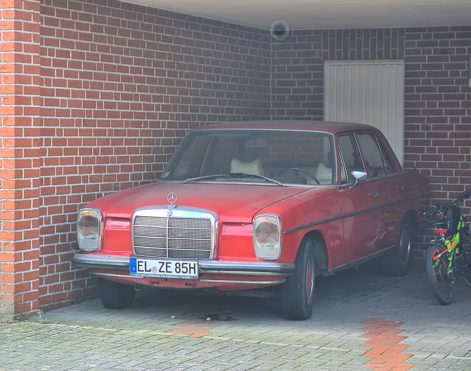 EL ZE 85 H, Mercedes-Benz E-Klasse 200–280 Sedan (W114/W115), 1967­–1976