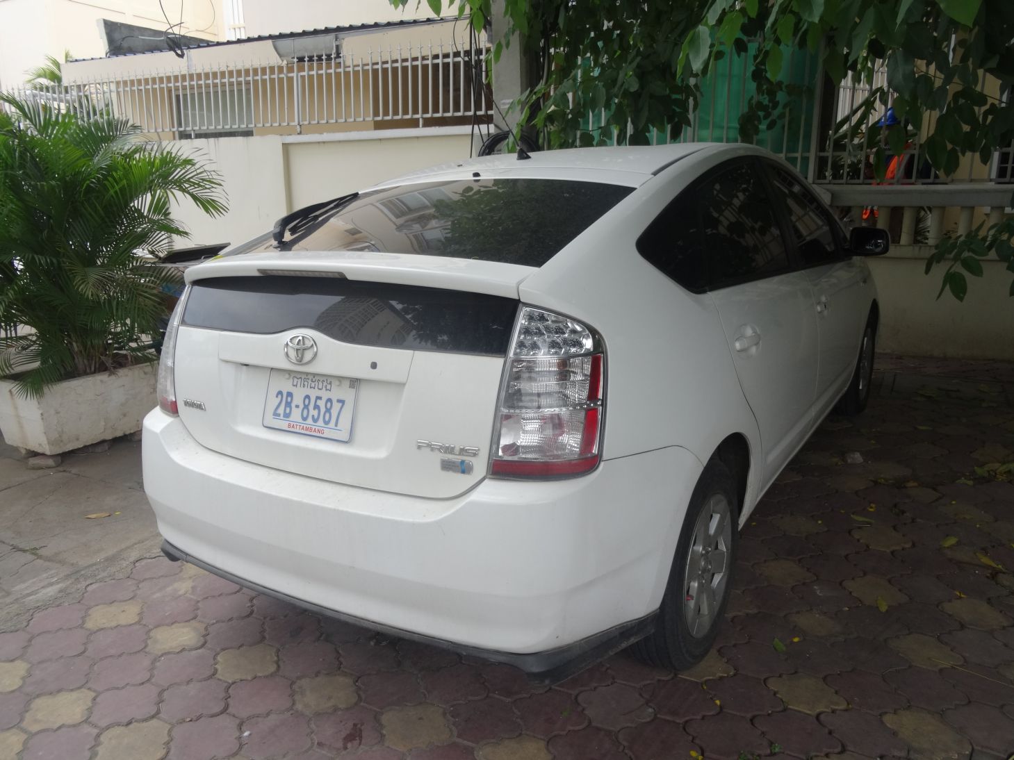 2B-8587, Toyota Prius 2nd gen (NHW20), 2003–2011