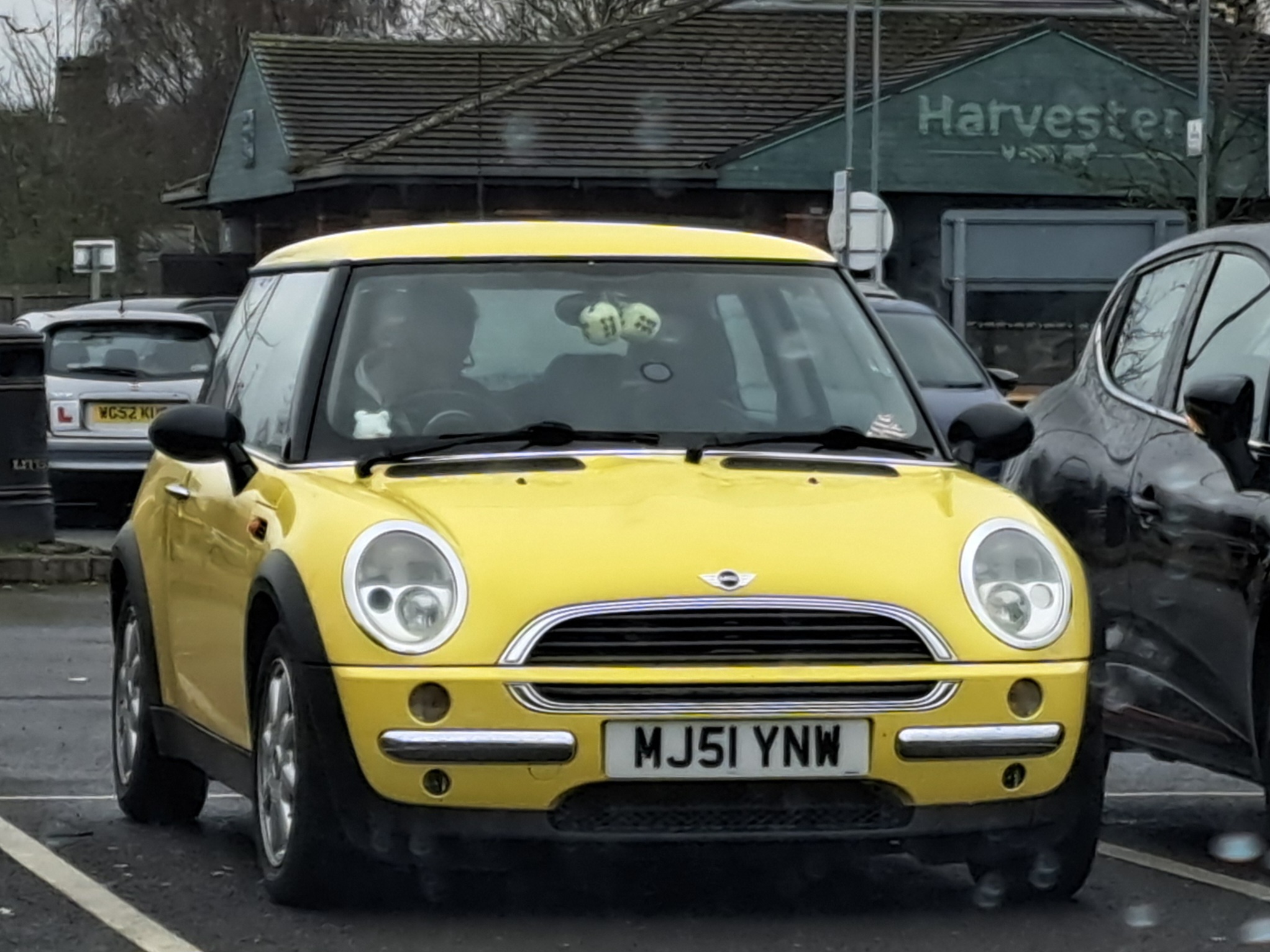 MJ51YNW, MINI Hatch 1st gen (R50/R53), 2000–2006