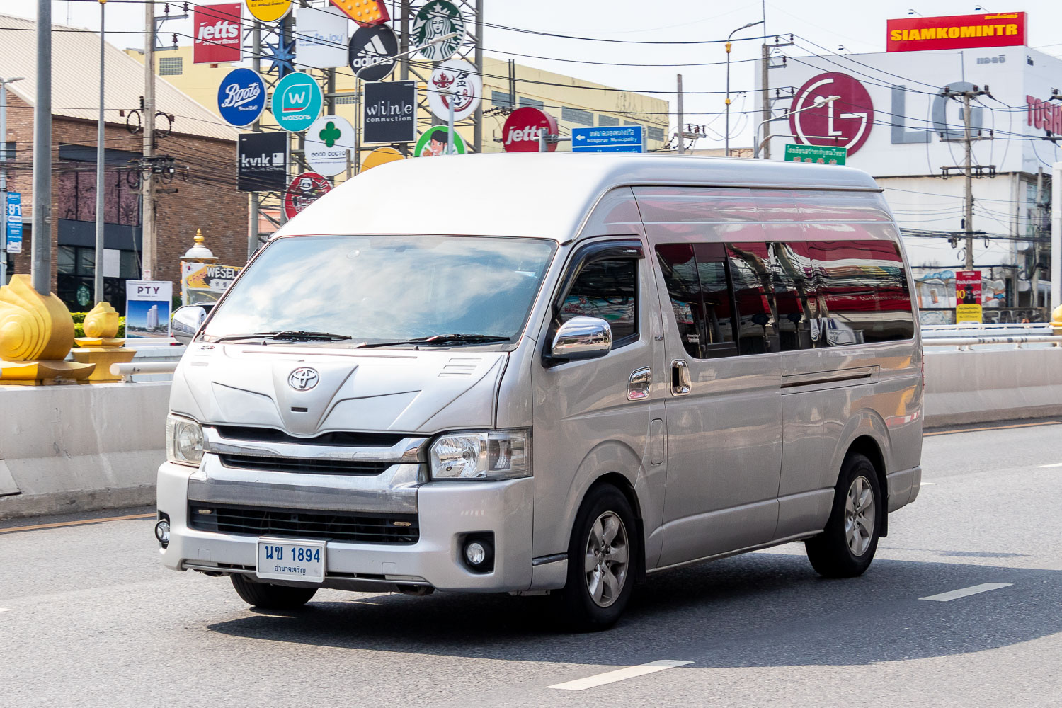 นข 1894, Toyota Commuter 1st gen (H200; TH-market), 2004–2019