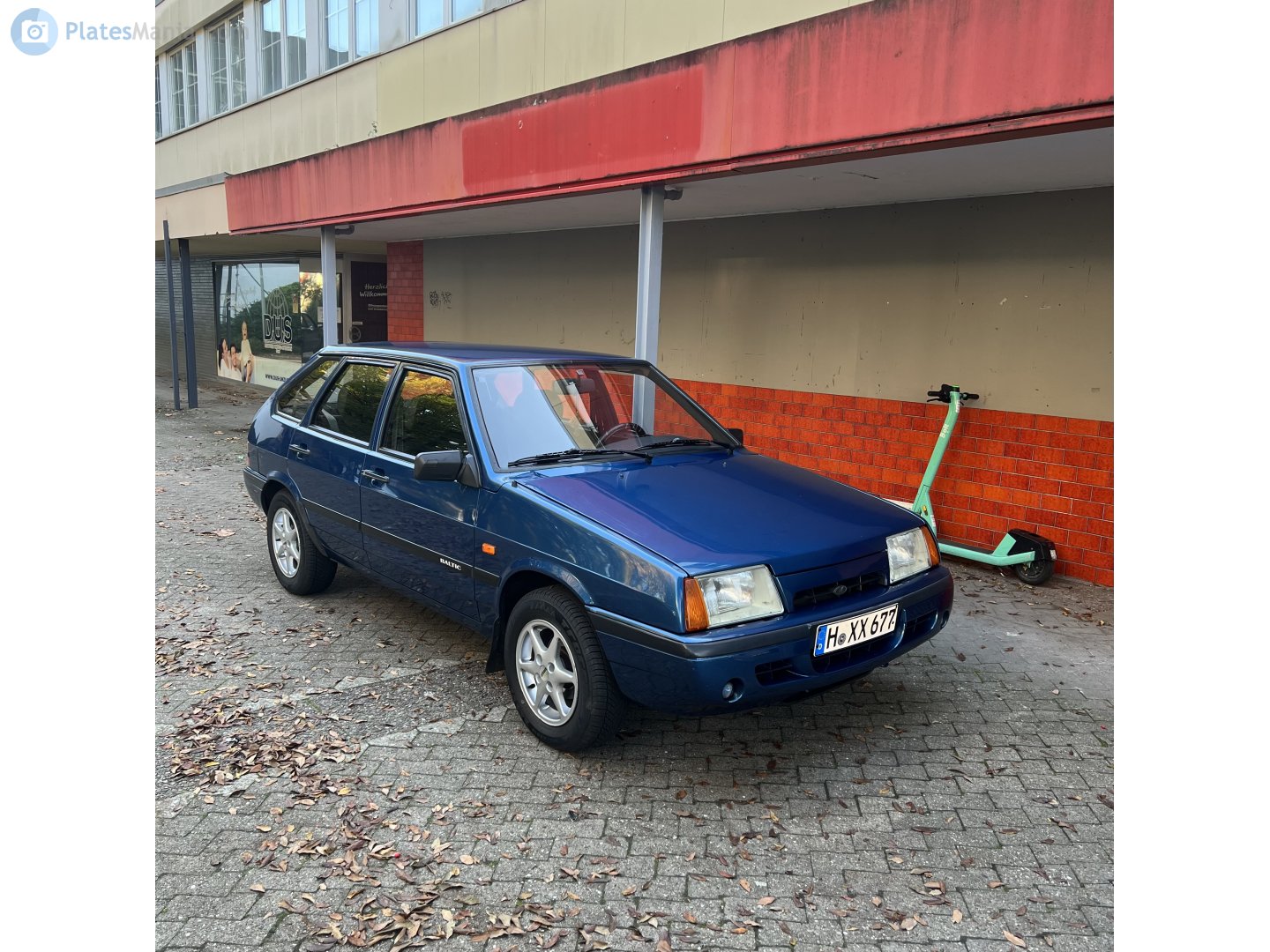 H XX 677, Lada (VAZ) 2109 2109 Спутник (Samara/Forma/Sputnik), 1987–2004 (–2011 for others)