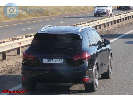 е097вр97, Porsche Cayenne