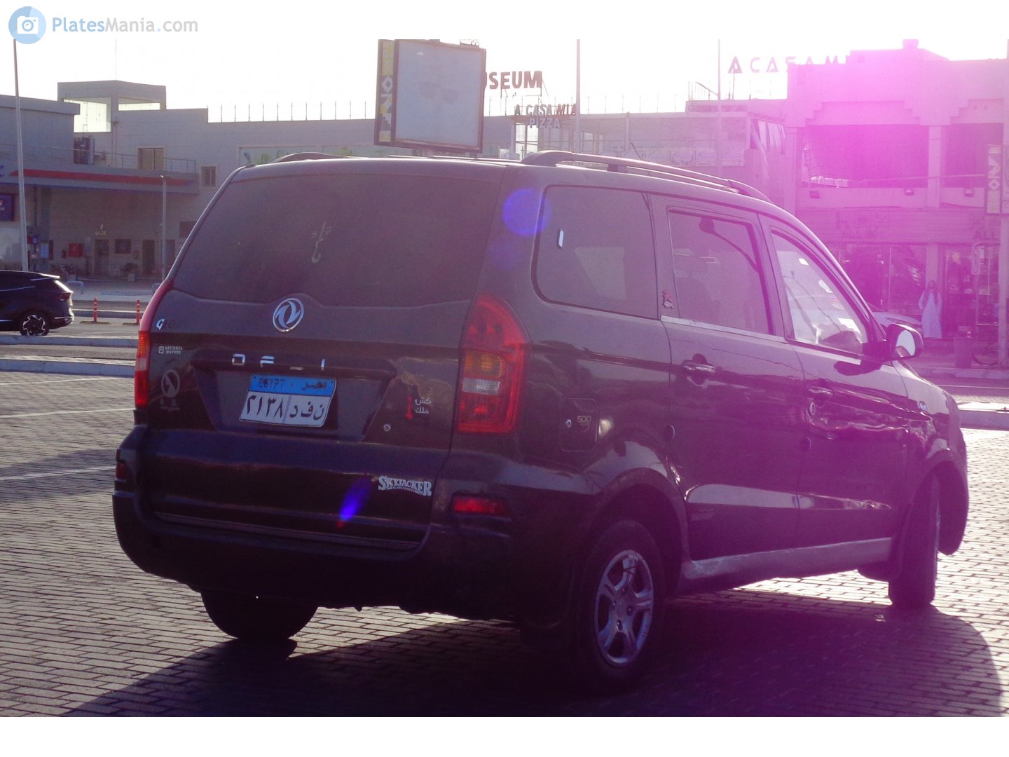 ٢١٣٨ دفن, DFSK Glory 330s 