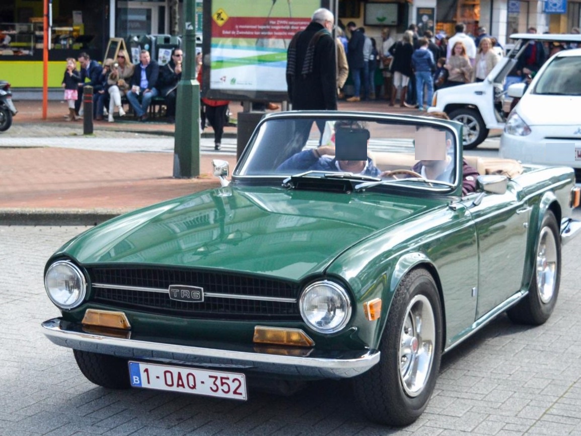 1-OAQ-352, Triumph TR6 