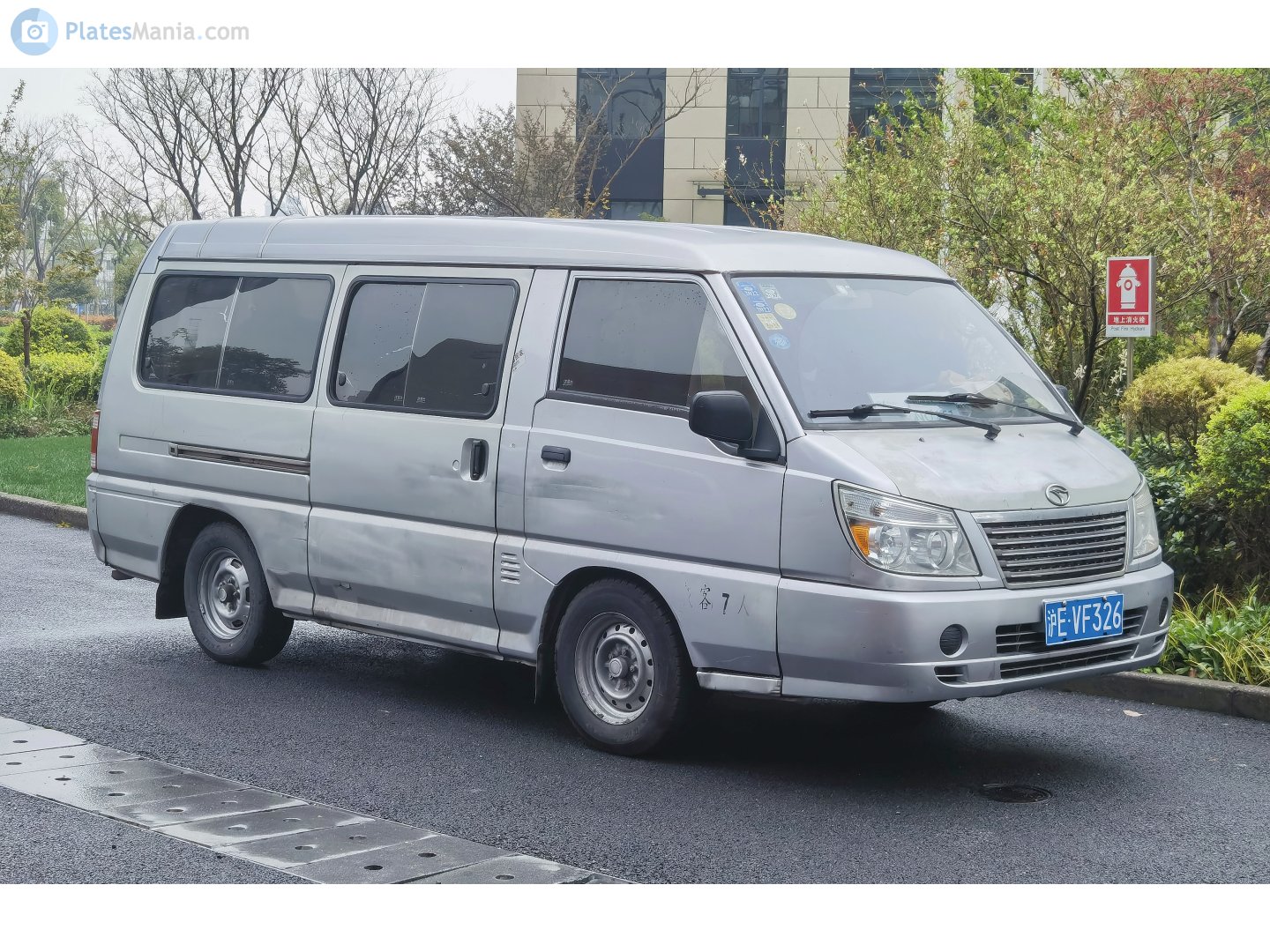 沪E·VF326, Soueast Delica 