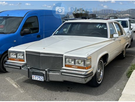 T752, Cadillac Brougham