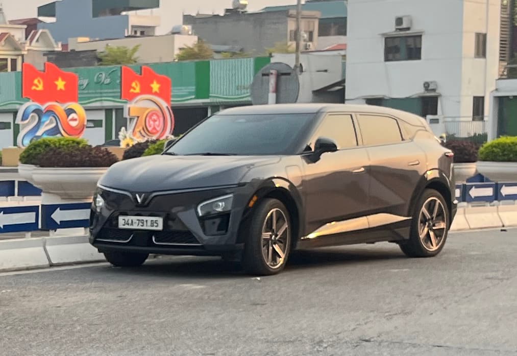 34A-791.85, VinFast VF7 