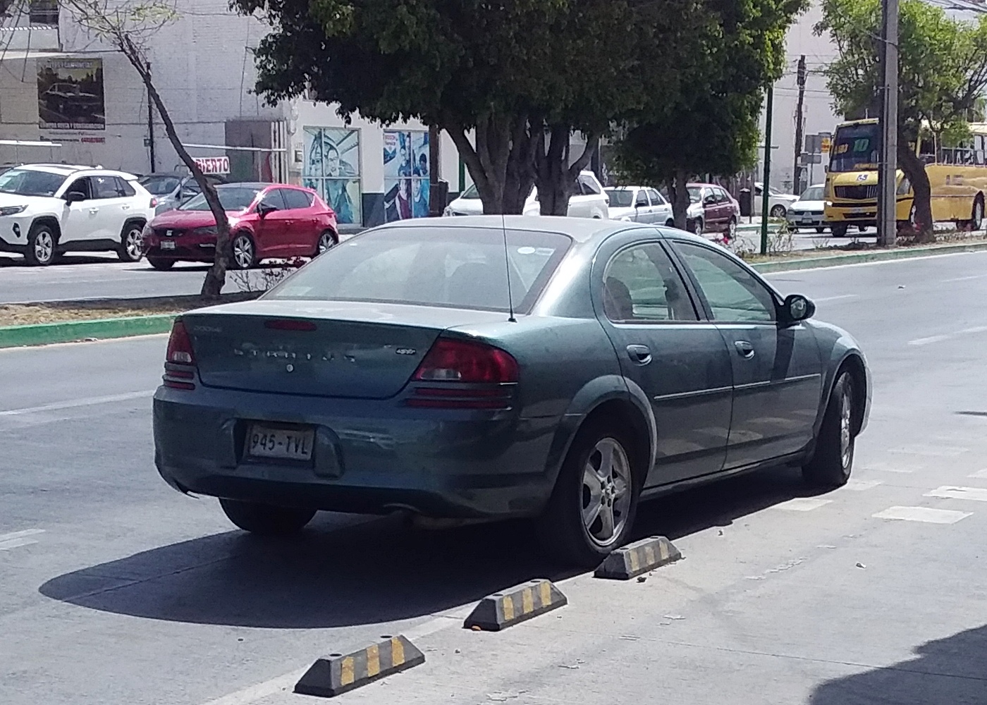 945-TVL, Dodge Stratus 2nd gen Sedan (JR), 2000–2006