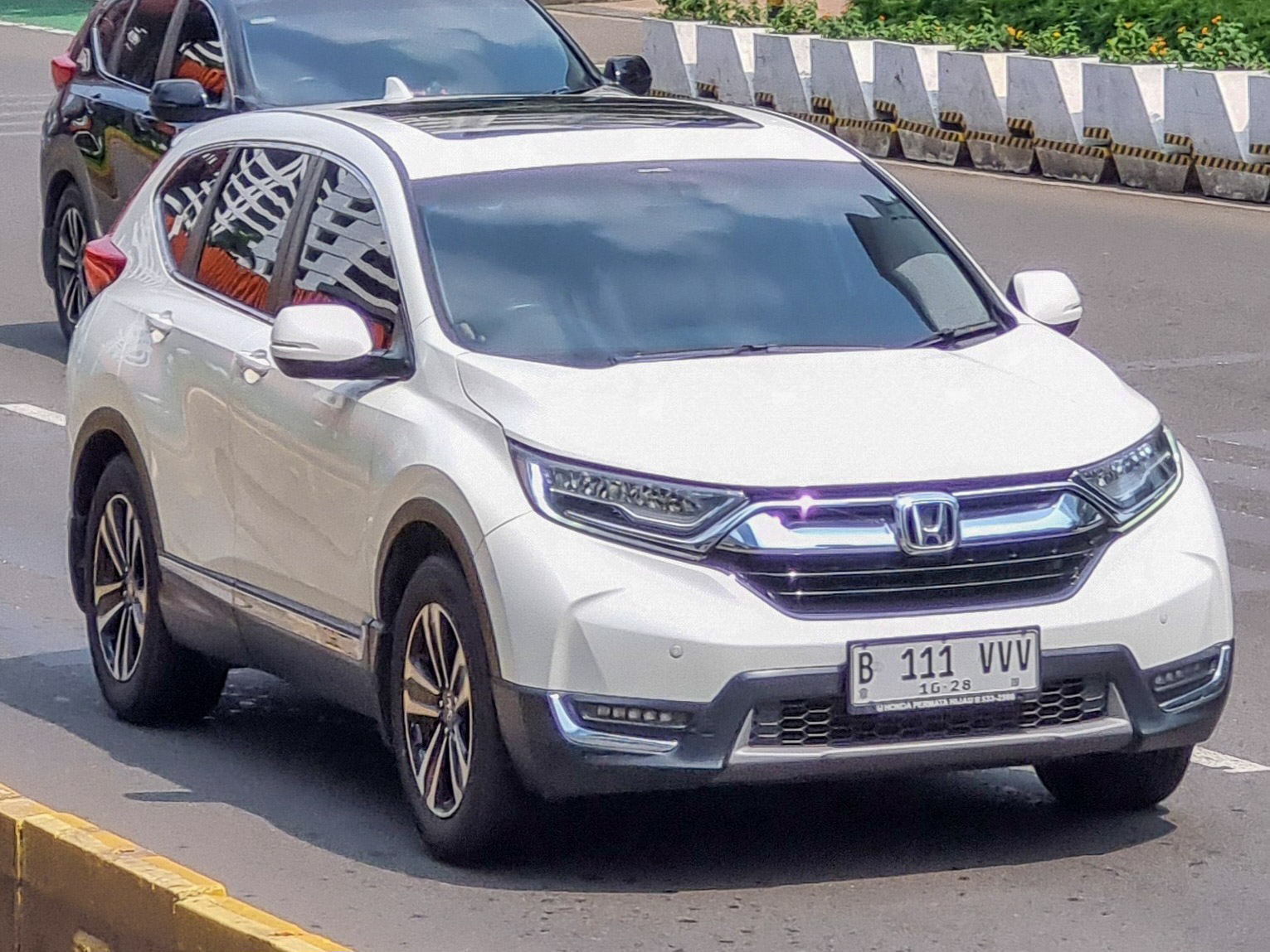 B 111 VVV, Honda CR-V 5th gen (RW), 2016–2023