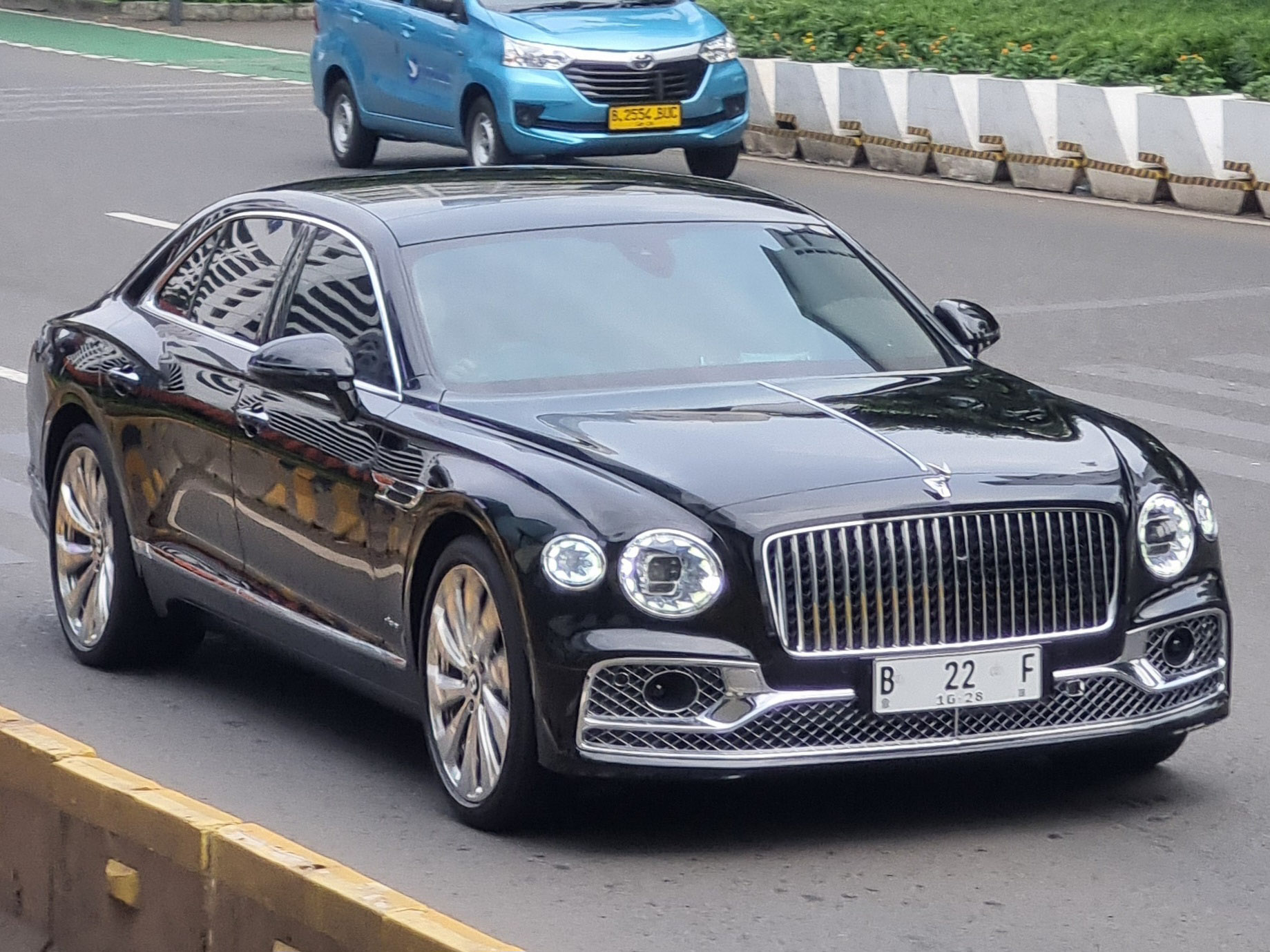 B 22 F, Bentley Flying Spur 3rd gen (MSB), 2019–2024
