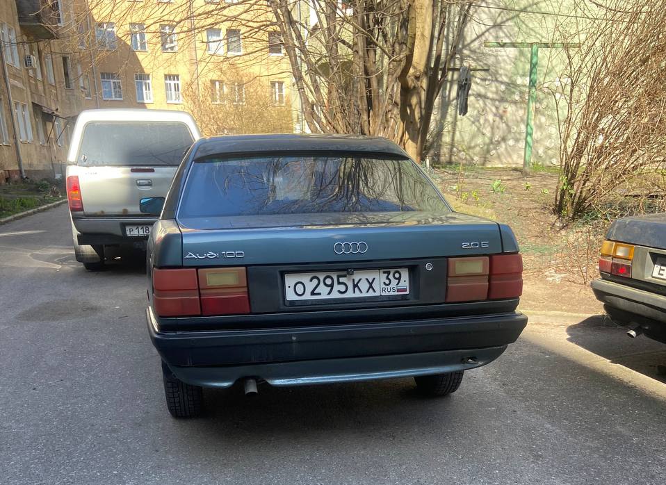 о 295 кх 39, Audi 100 3rd gen Sedan (C3/44), 1982–1991