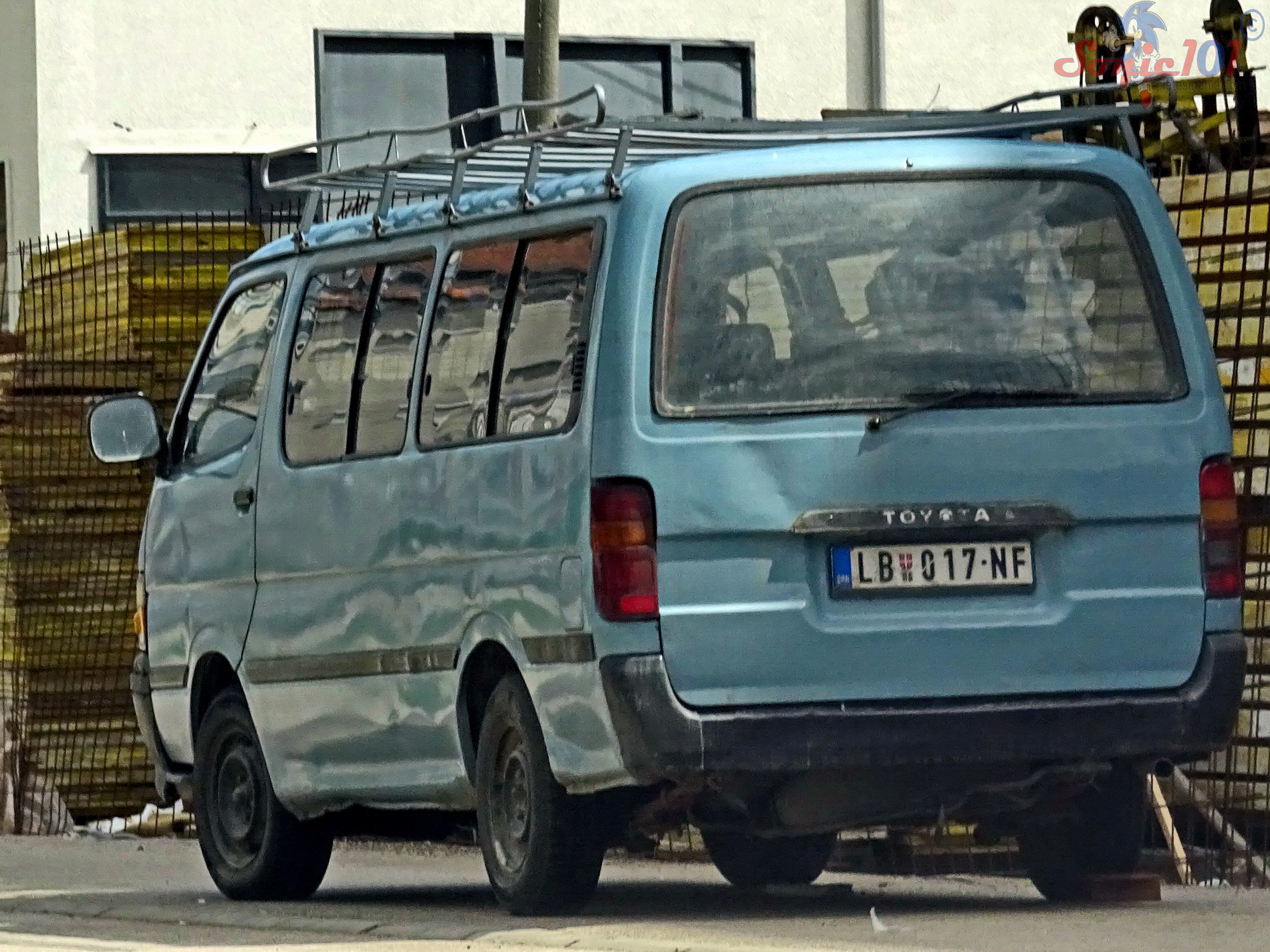 LB 017-NF, Toyota HiAce 4th gen Van (H100), 1989–2004