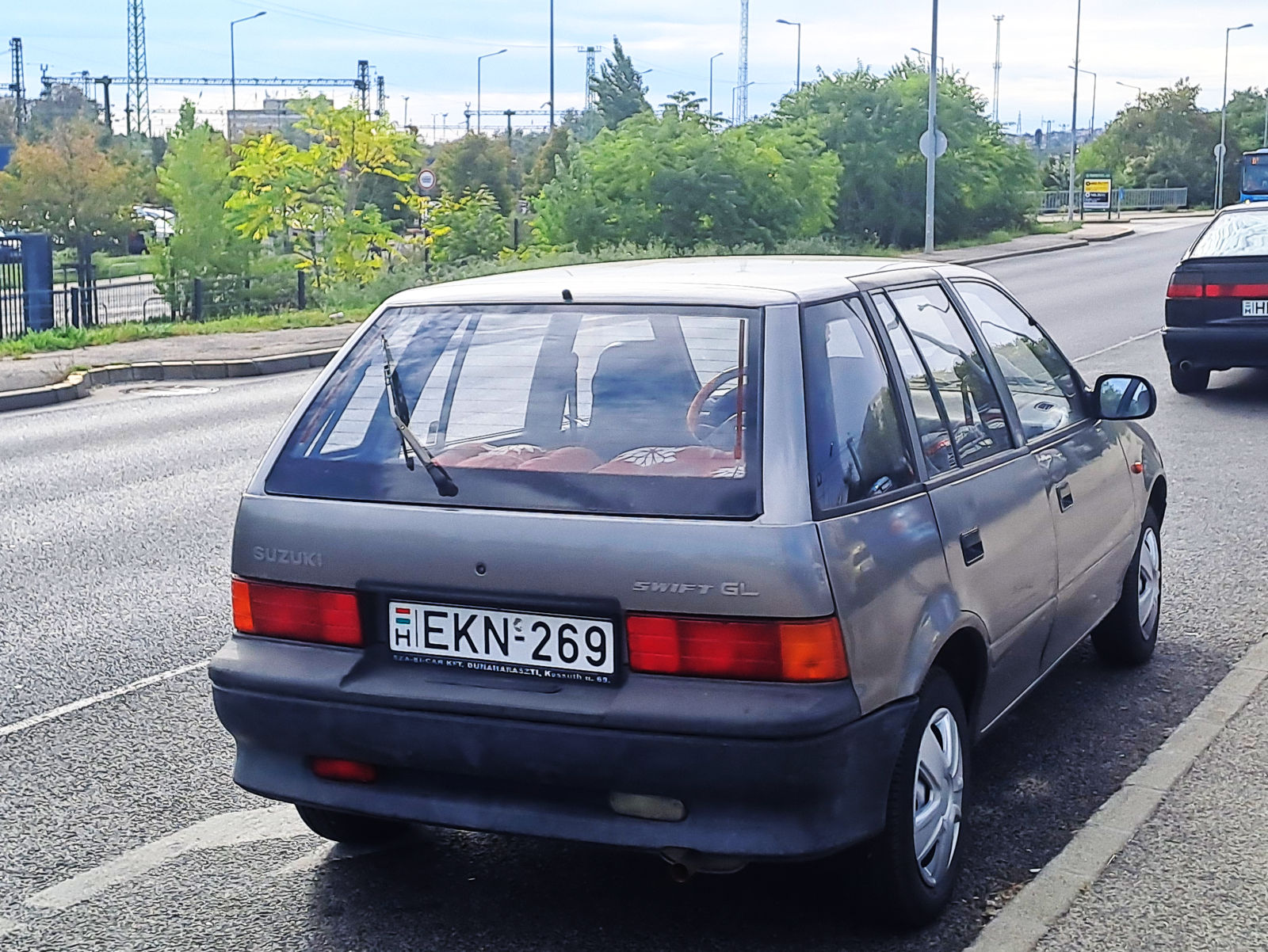 EKN-269, Suzuki Swift 2nd gen 5-door Hatch (SF), 1989–1996