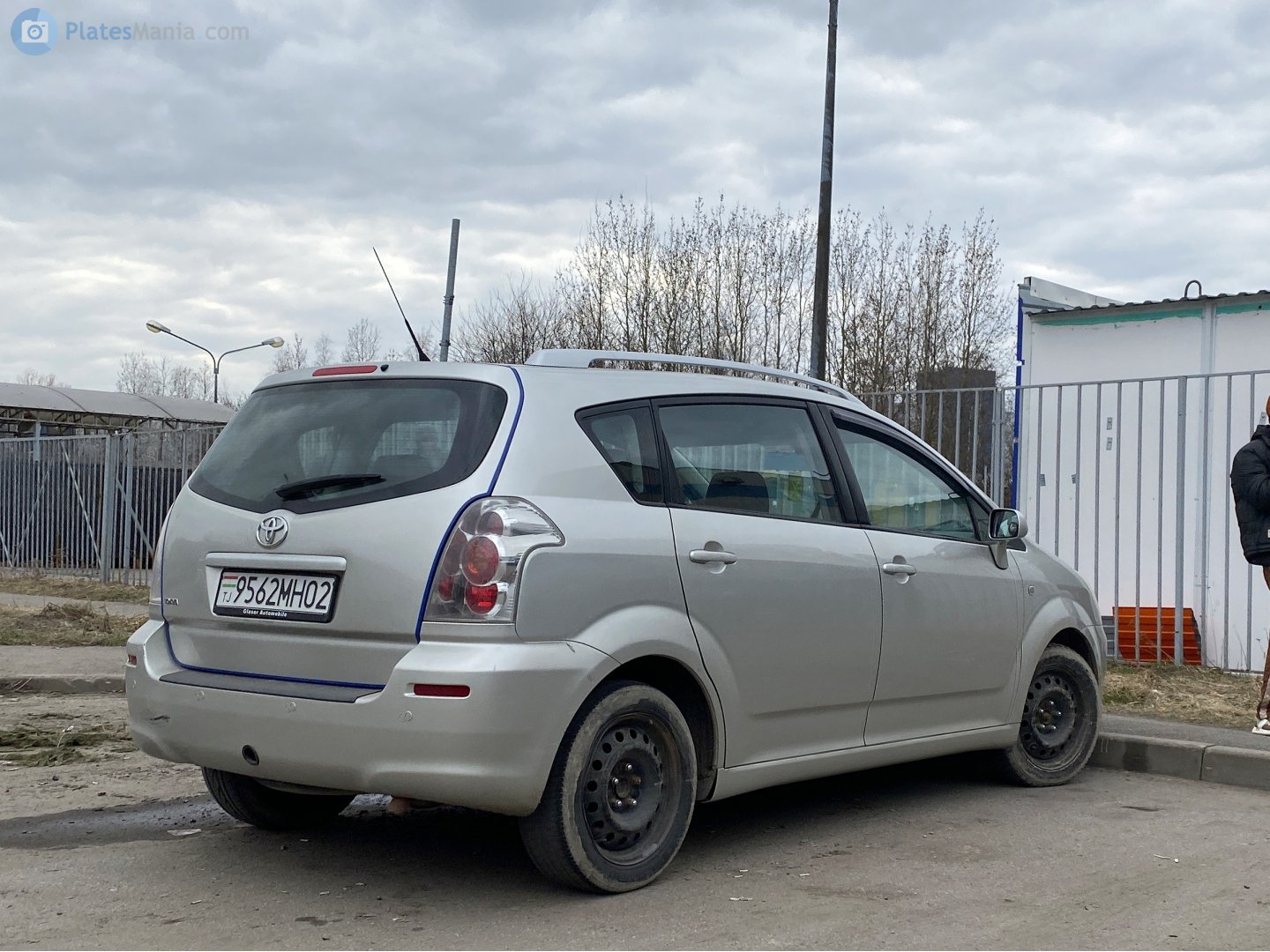 9562MH02, Toyota Corolla Verso 2nd gen (AR10), 2004–2009