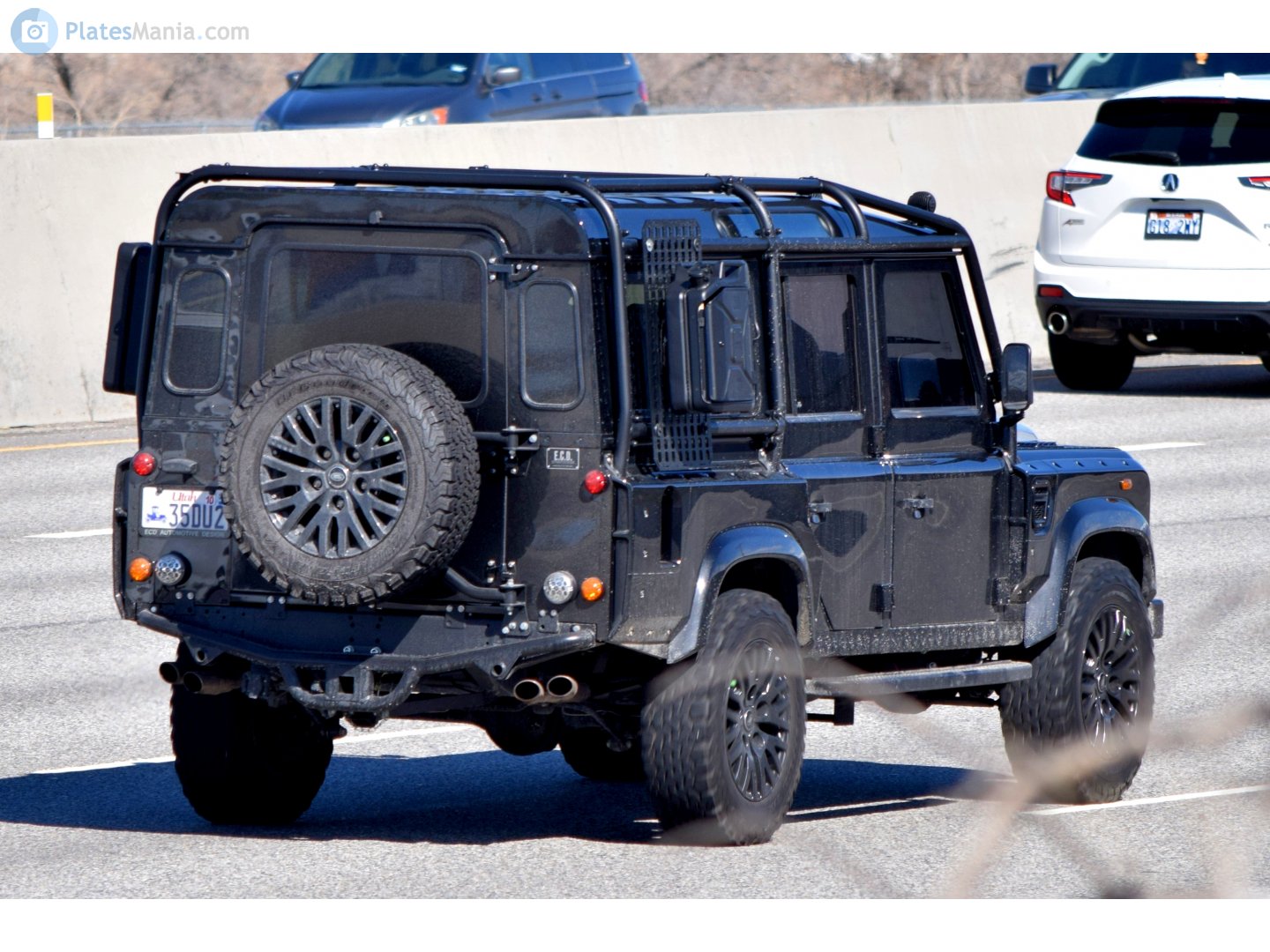 35DU2, Land Rover Defender 1st gen 110